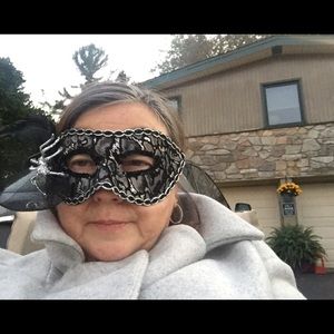 Meet your Posher, Nina